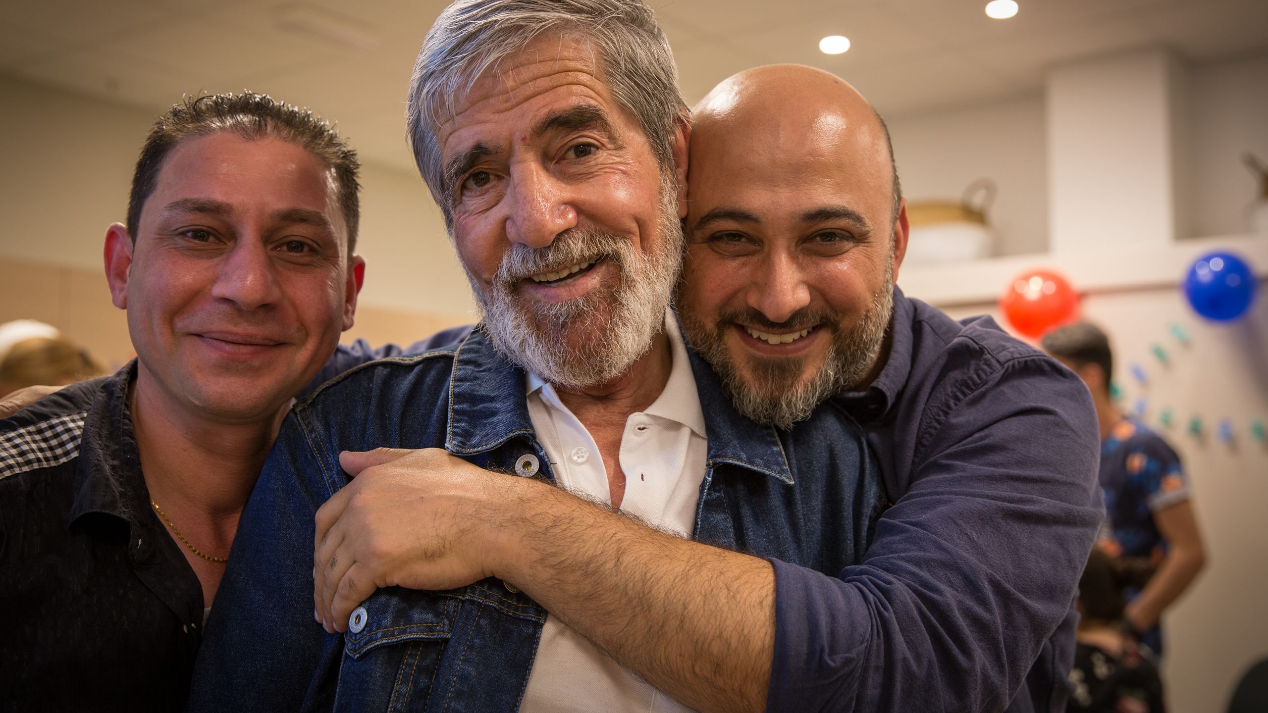 Mohamed mit seinen FreundInnen und HelferInnen am SeFI